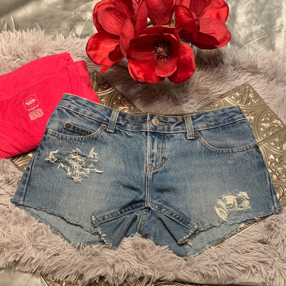 🌹 Y2K • Old Navy • Trendy Blue Distressed Jean Low Rise Short Shorts • VINTAGE